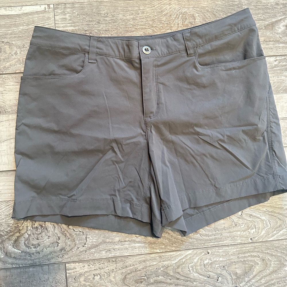 Patagonia Womens Shorts Size 10 Nylon Gray Outdoors Hiking Gorpcore Logo